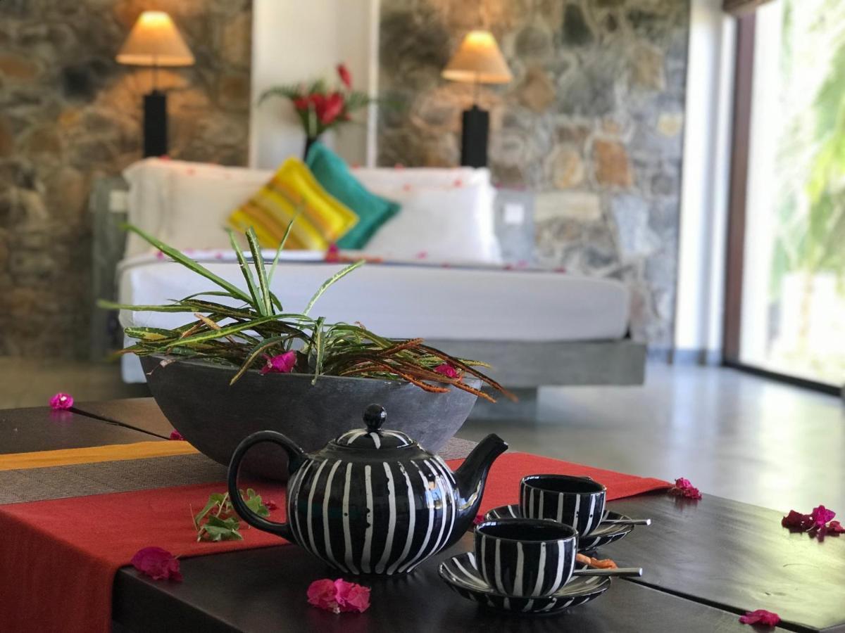 Honeymoon Suite,1186232533:JPEG