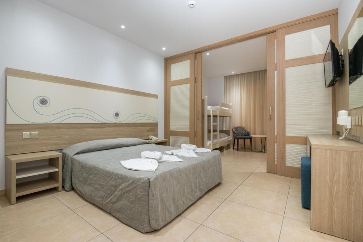 Family Room with Sea View,1186301716:JPEG