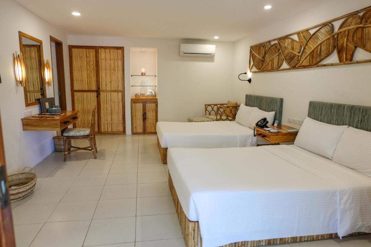 Deluxe Room,1365950477:JPEG