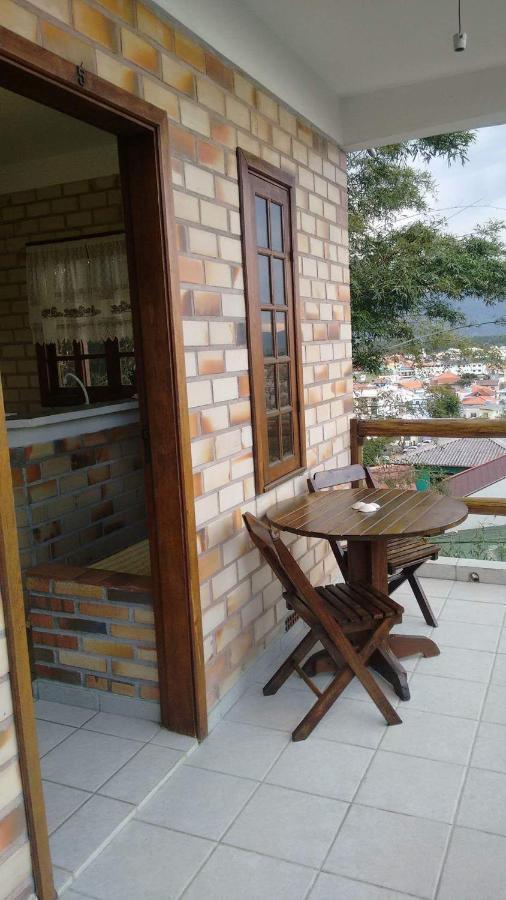 Quarto Duplo com Varanda e Vista do Mar