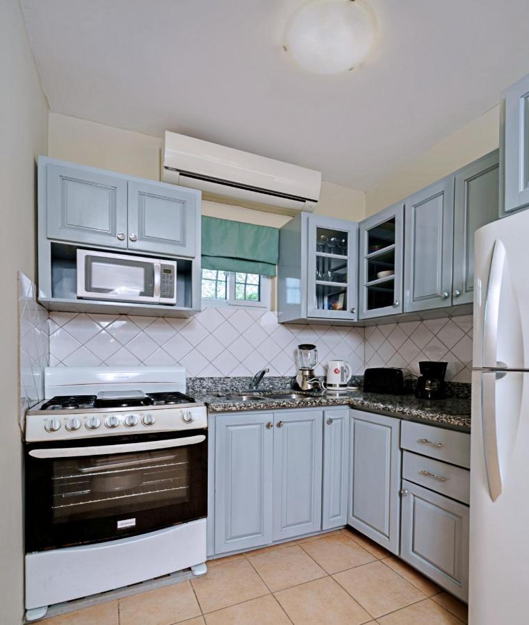 Lower Reef House
