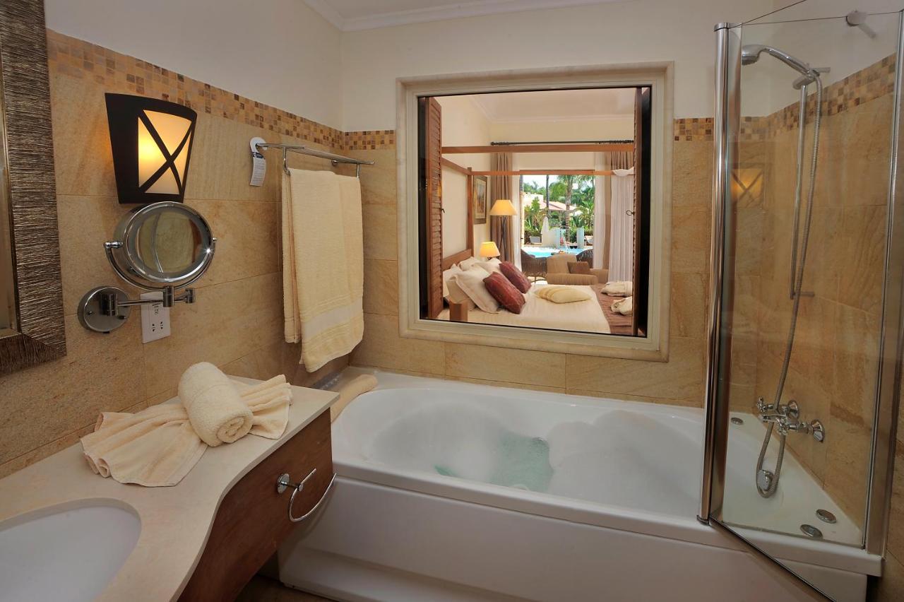 Fisherman Swim-Up Junior Suite Pool & Garden View 18 years old