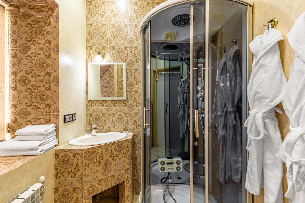 One-Bedroom Apartment with Terrace,1187104165:JPEG
