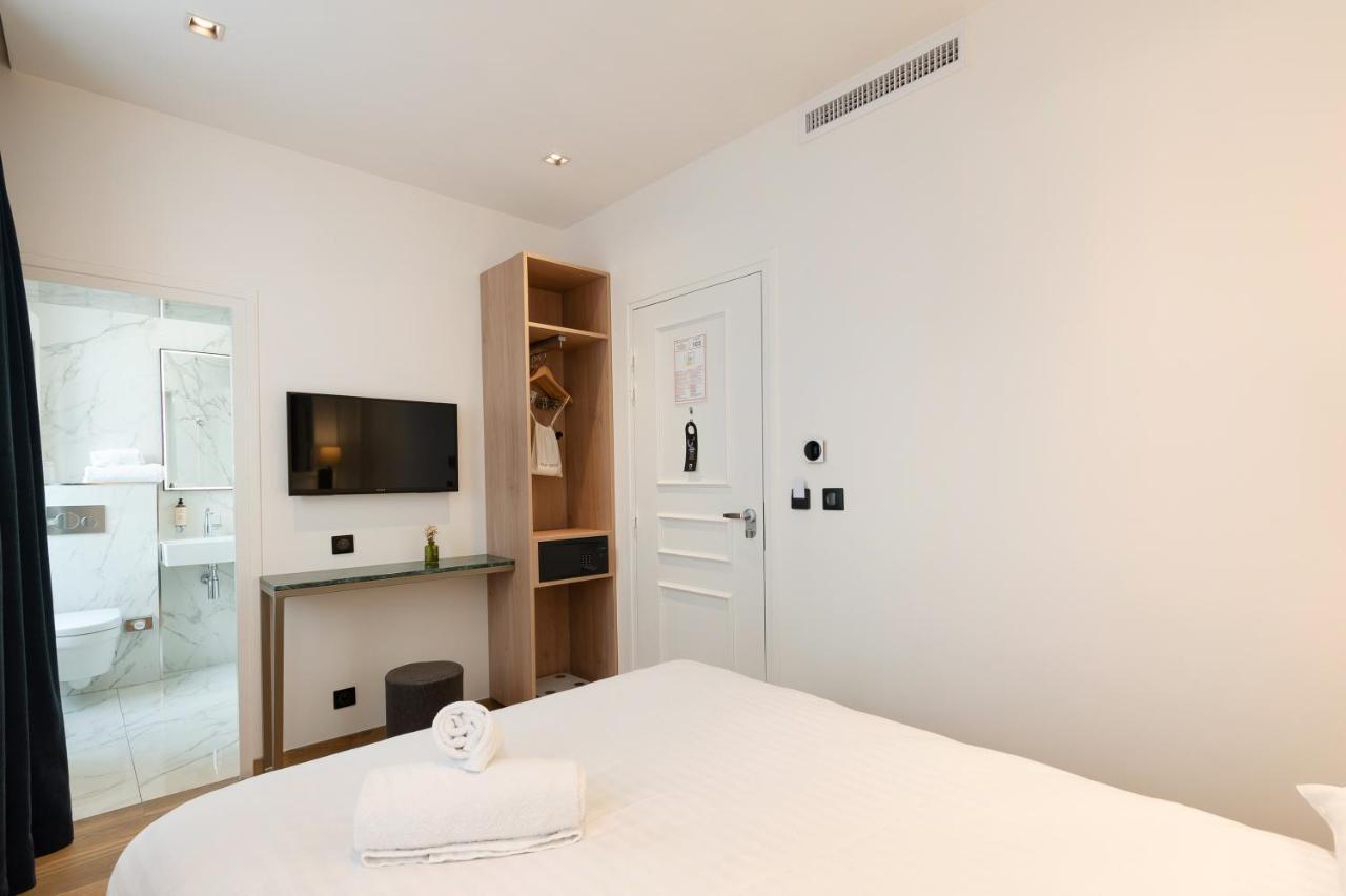 Superior Double Room Street View