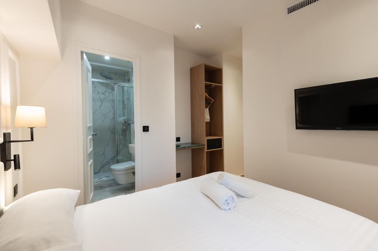 Superior Double Room Street View