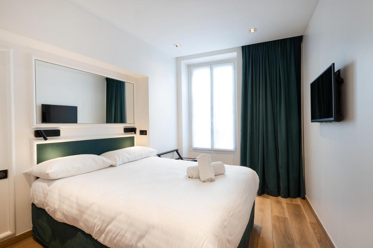 Superior Double Room Street View