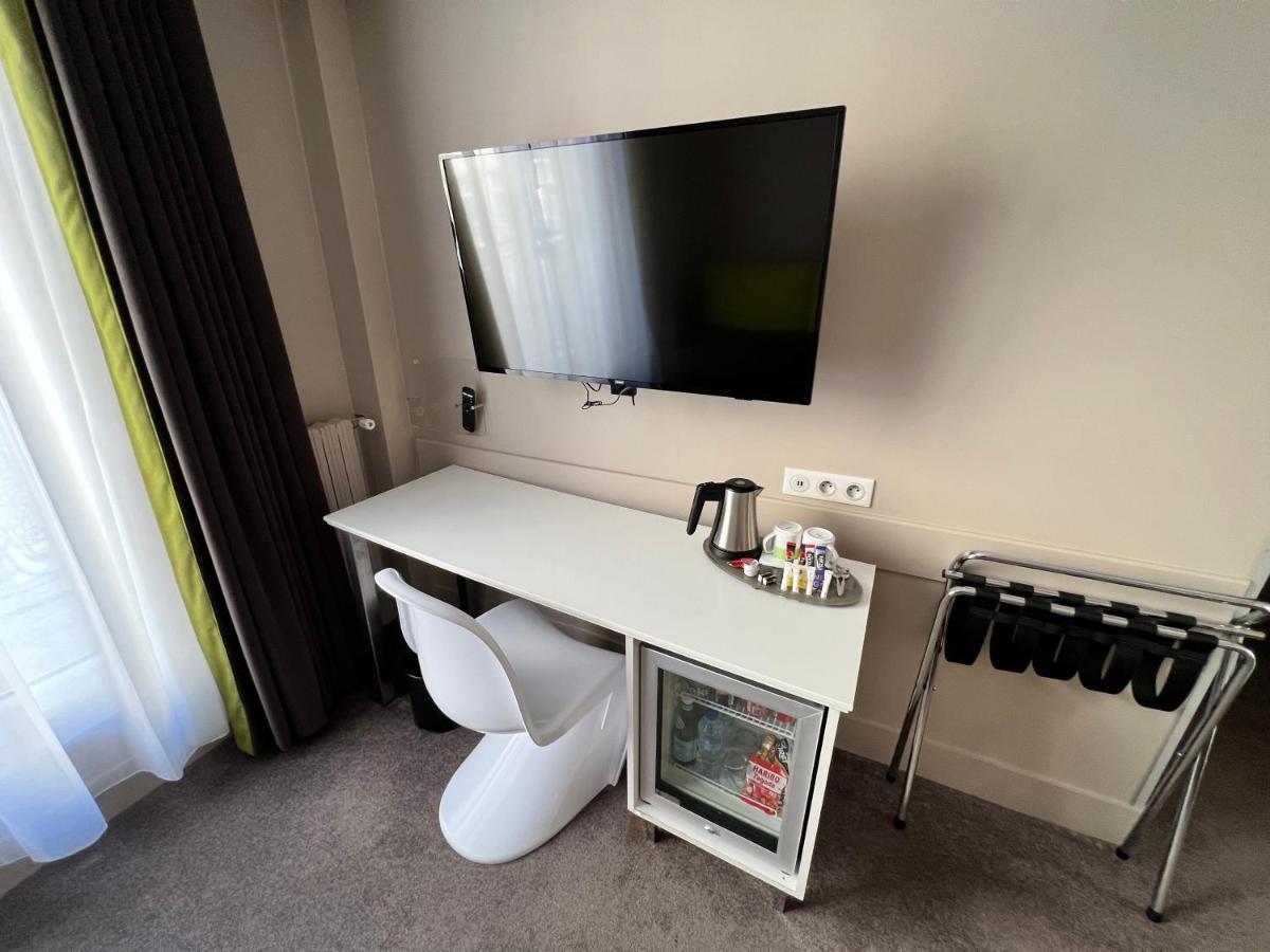 Standard Double Room Single Sofa Bed
