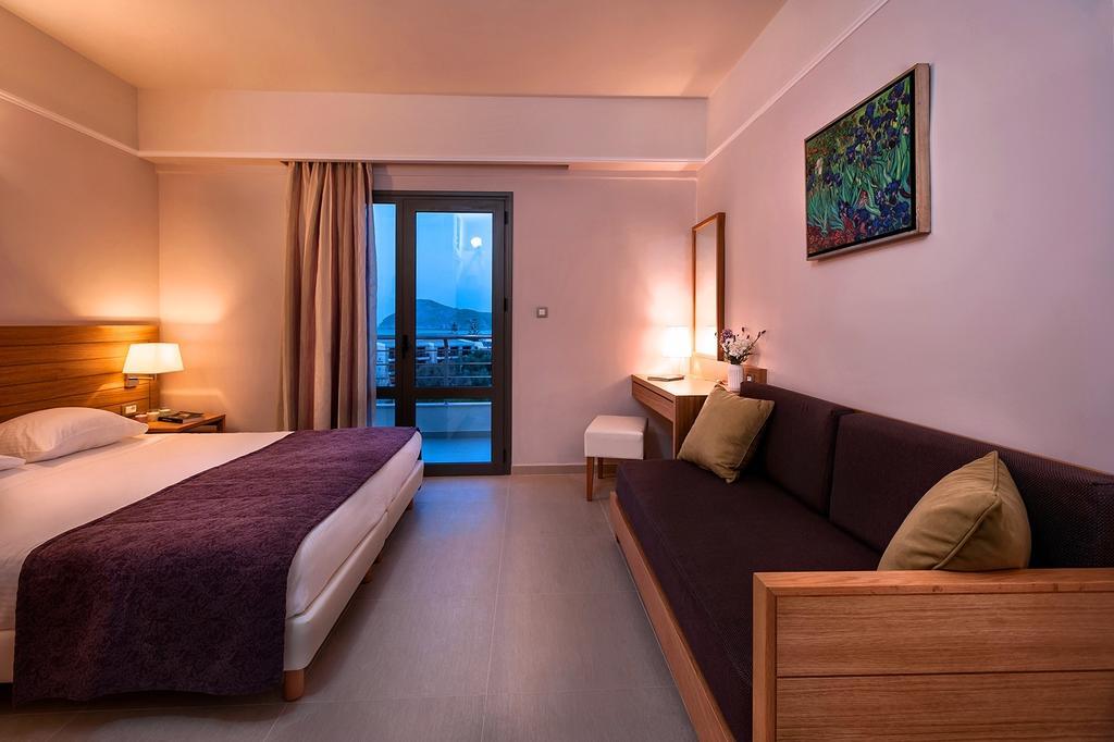 Double Room with Pool or Garden View