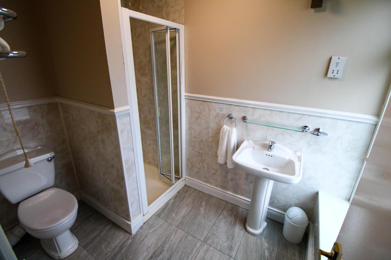 Single Room Private External Bathroom,1197055993:JPEG