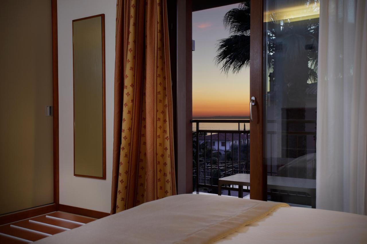 Superior Double or Twin Room with Lake View