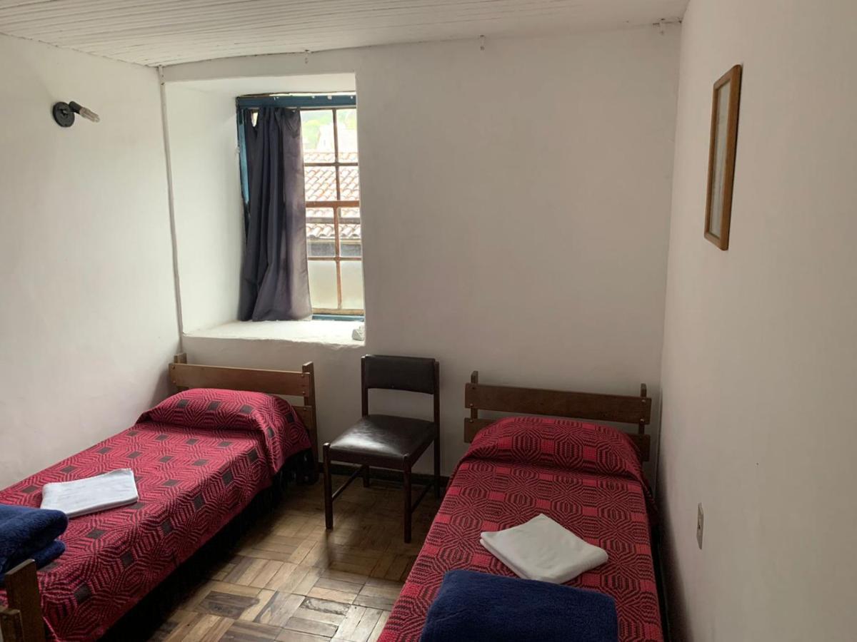 Quarto Individual com Banheiro Privativo