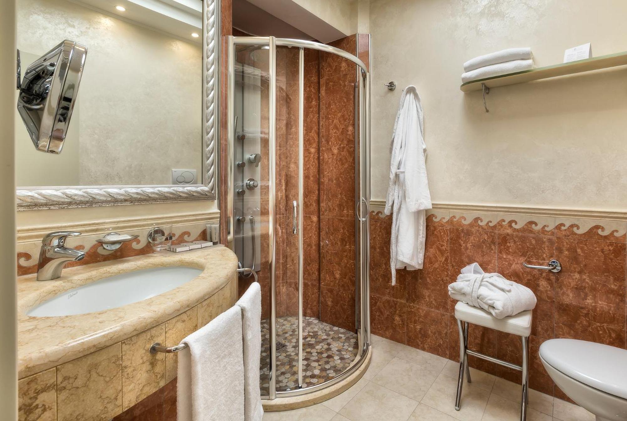 Prestige Zimmer mit seitlichem Meerblick