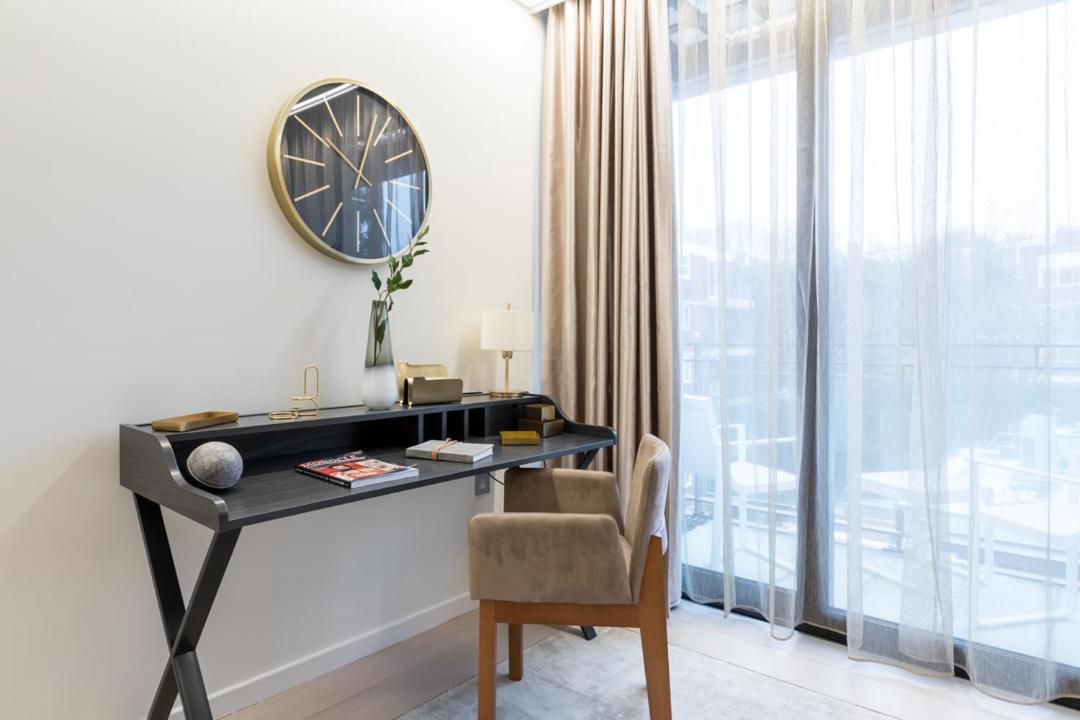 Standard Suite,1189745263:JPEG