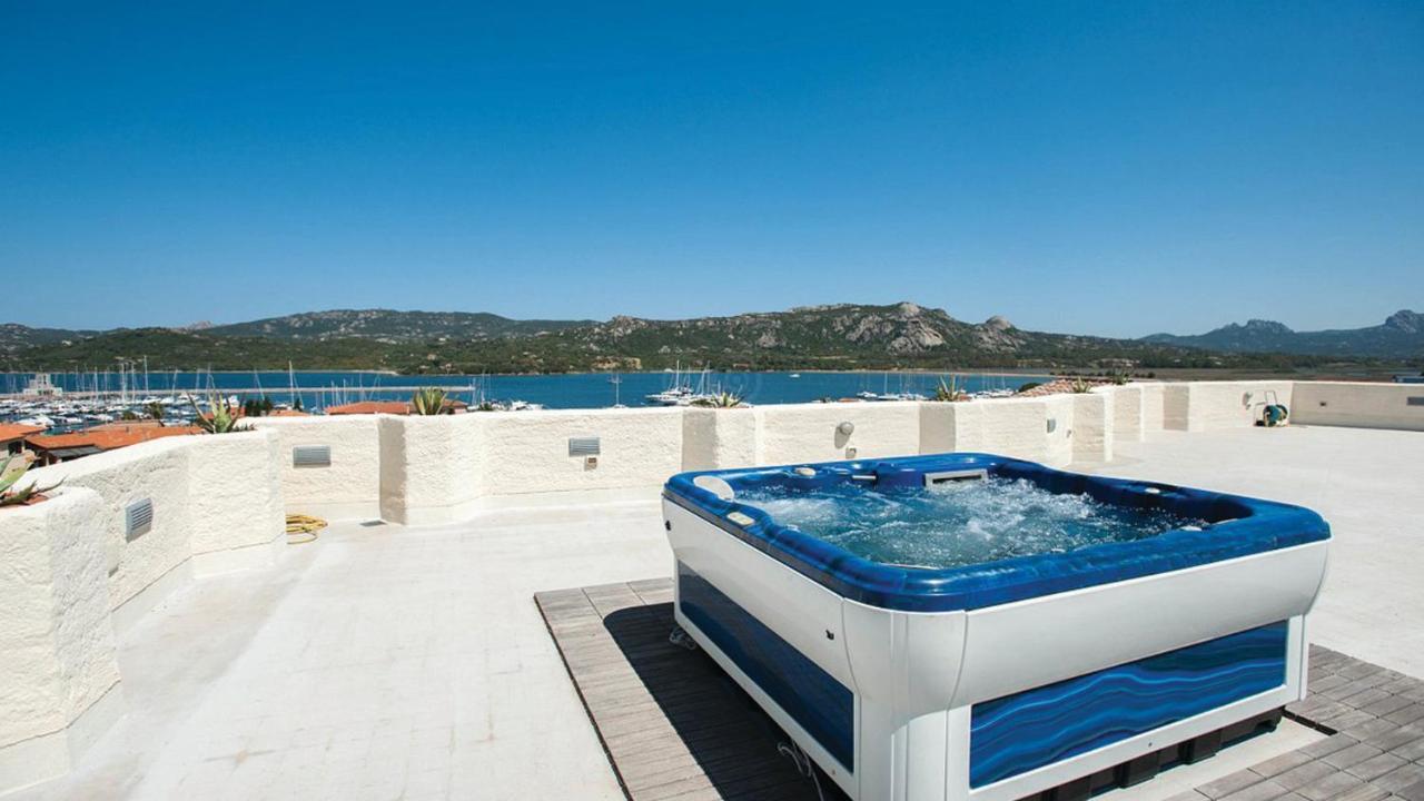 Deluxe Suite with Spa Bath