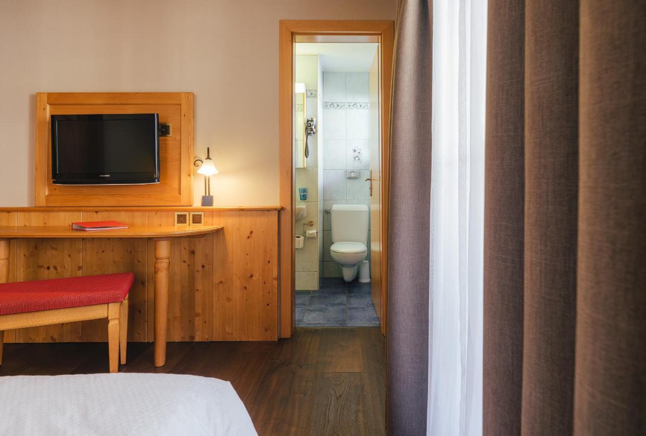 Doppelzimmer mit Balkon