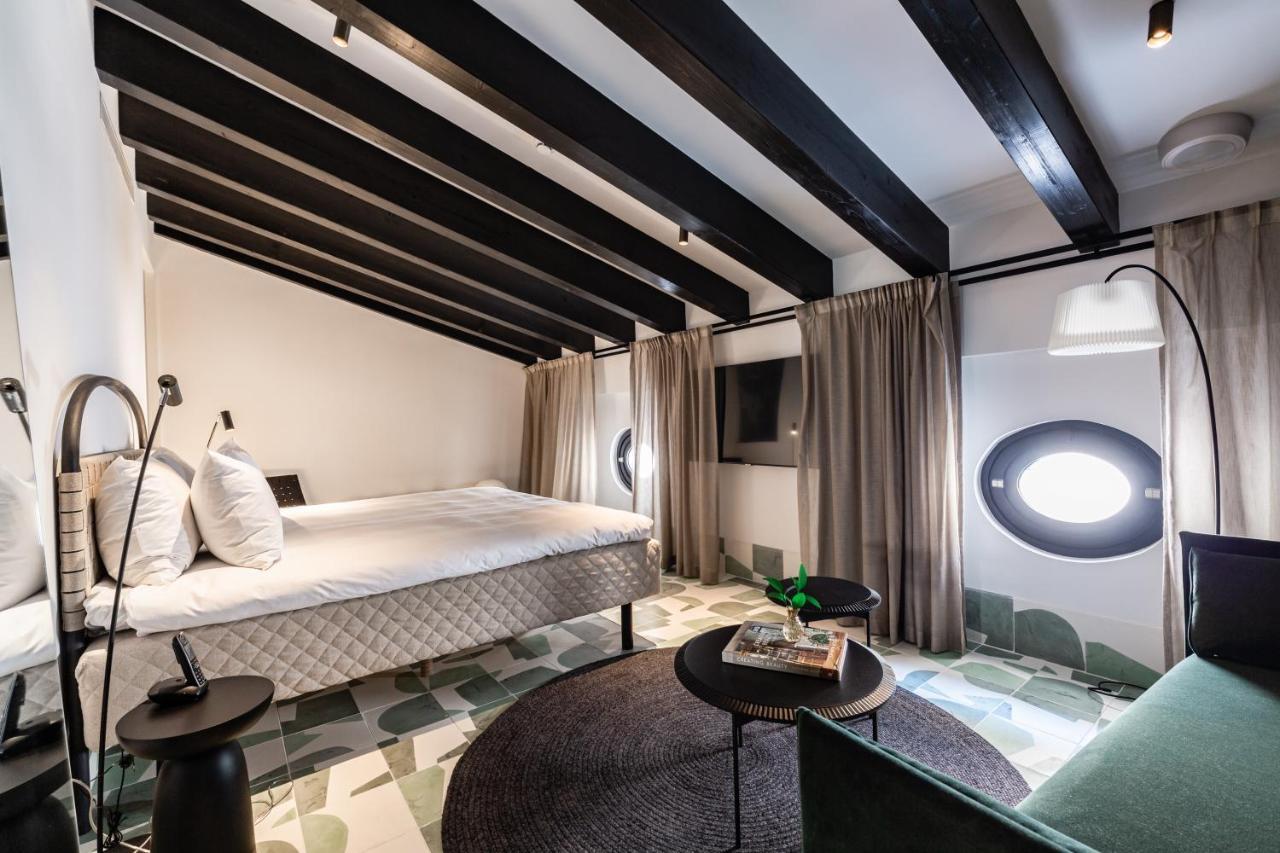 Superior Attic Room