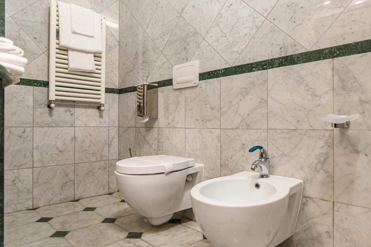 Twin Room with Shower