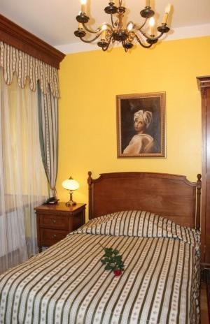 Queen Suite with Spa Bath - Disability Access/Non-Smoking