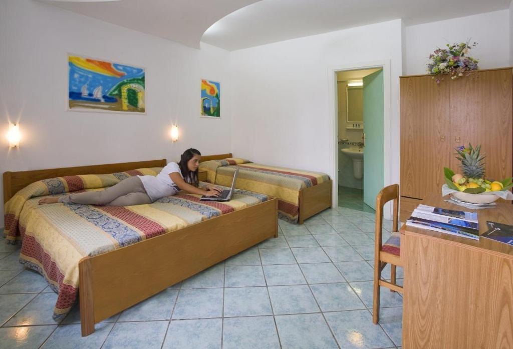 Double Room with two Extra Beds