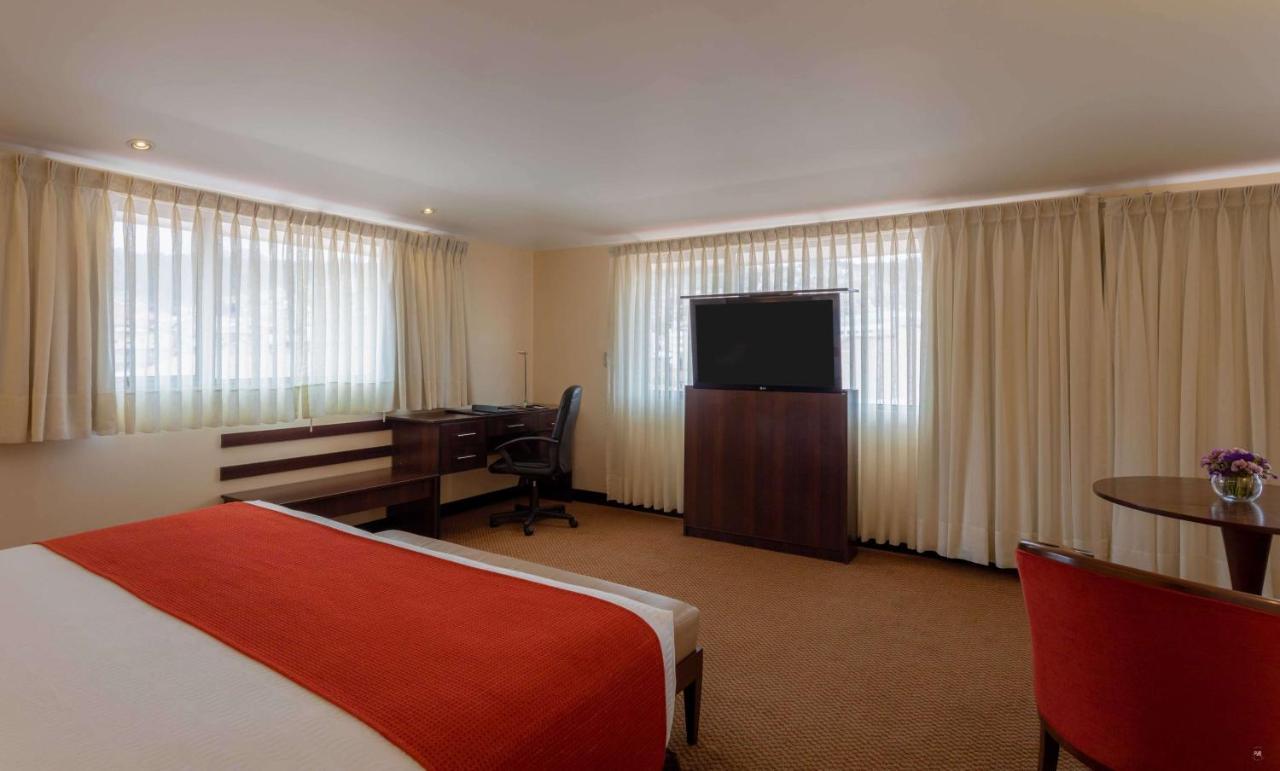 Executive Double Room One King Size Bed,1190597452:JPEG