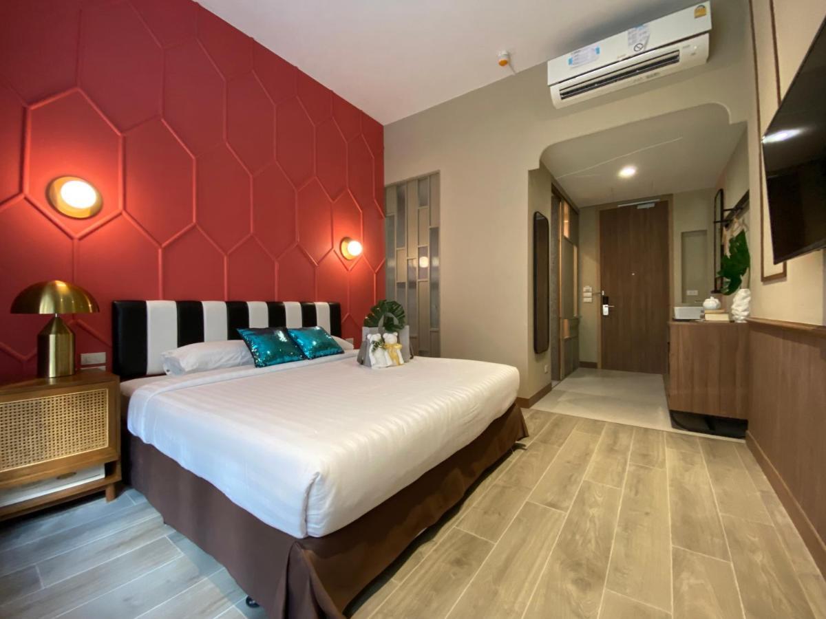 Premier Room with Bathtub,1234957745:JPEG