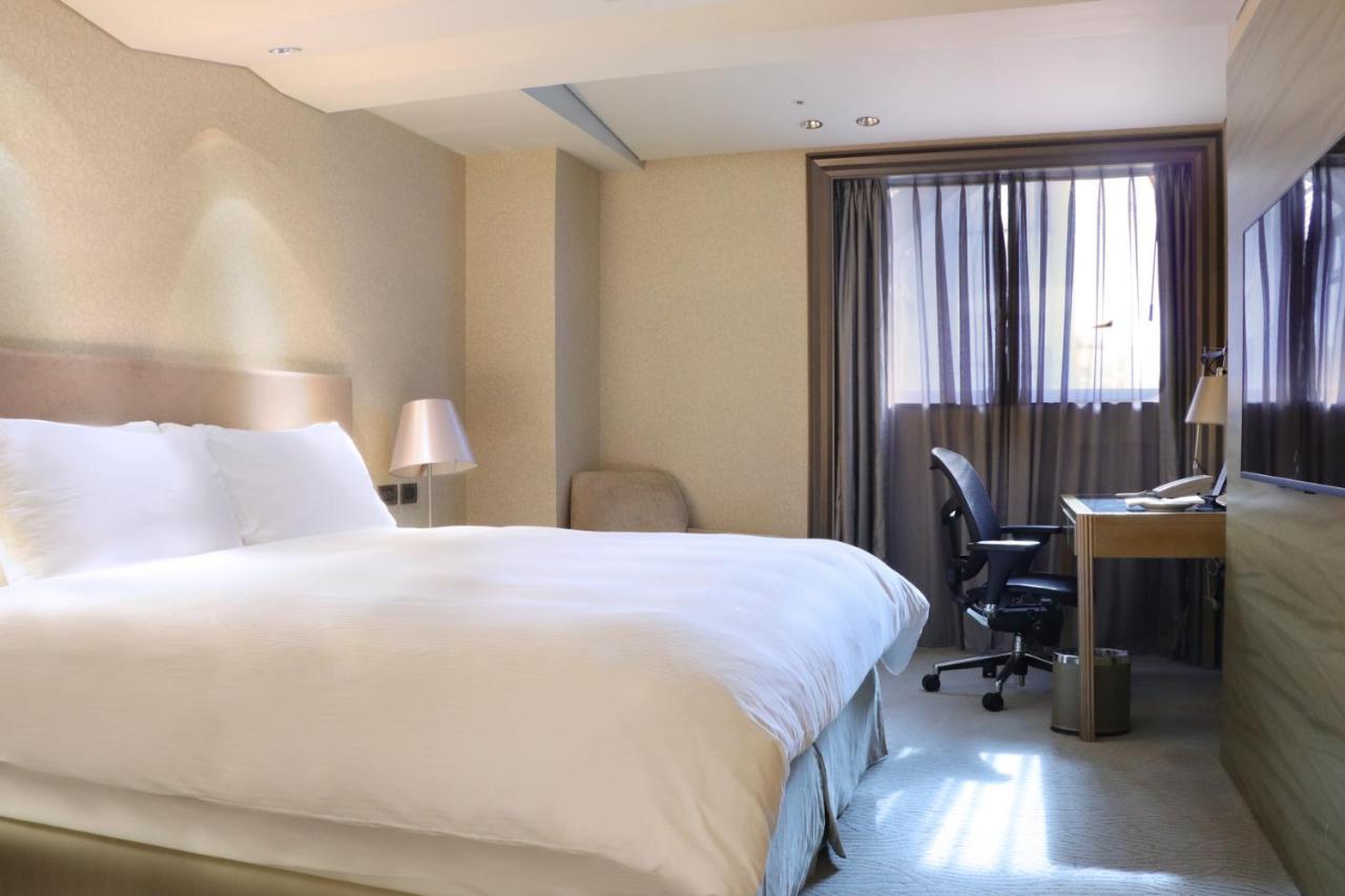Connecting Rooms