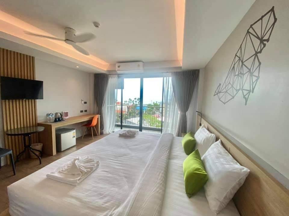 Deluxe King Room