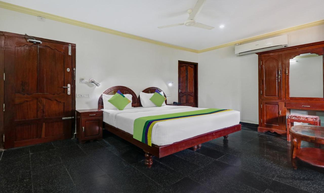 Deluxe Room with Balcony