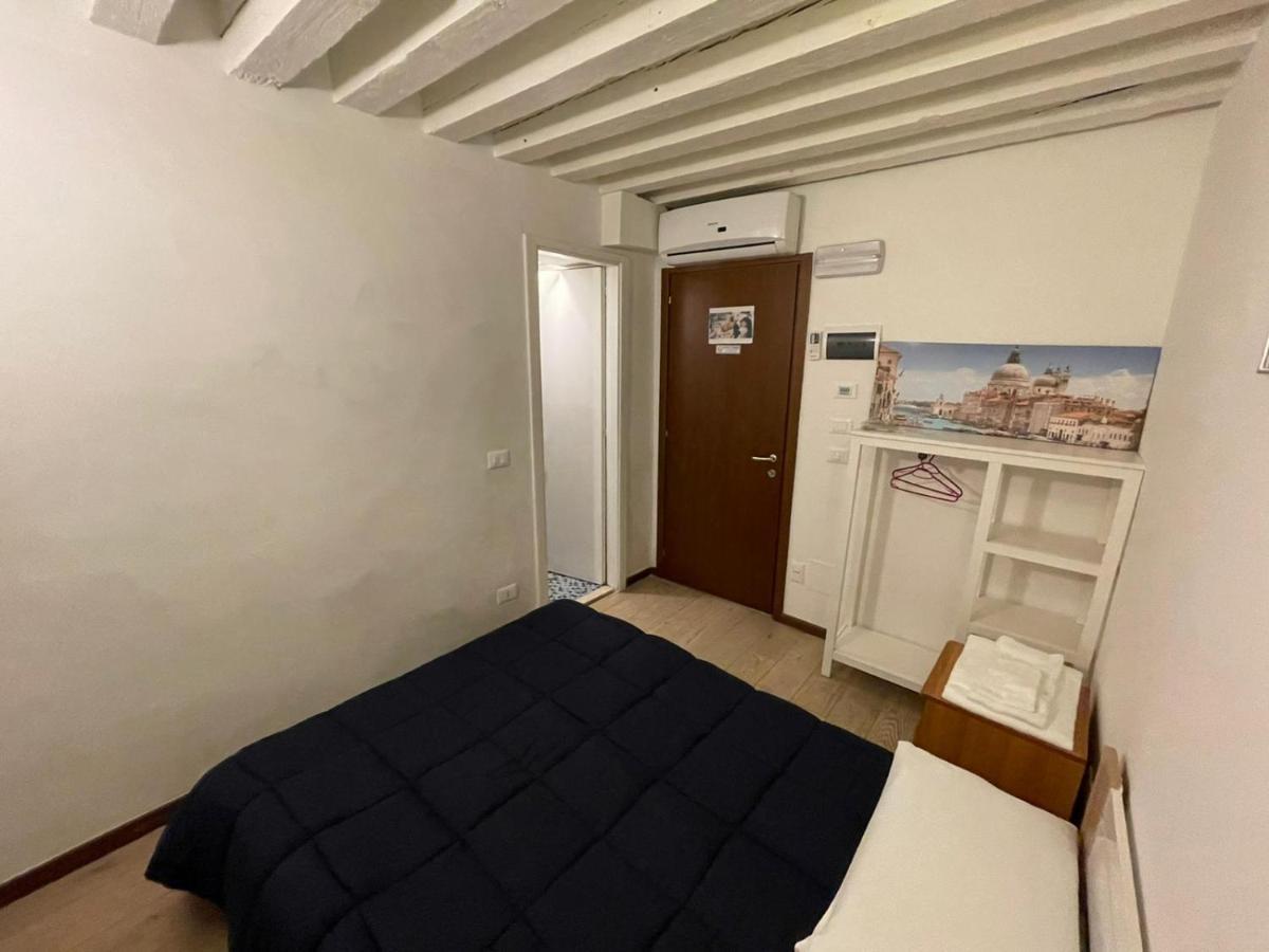 Habitación Individual con baño privado