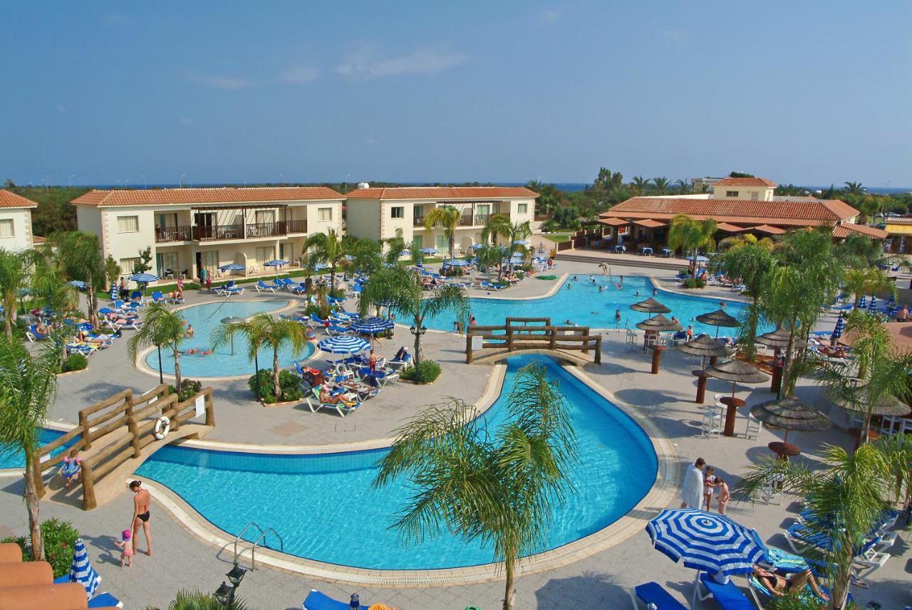 Superior Suite pool view
