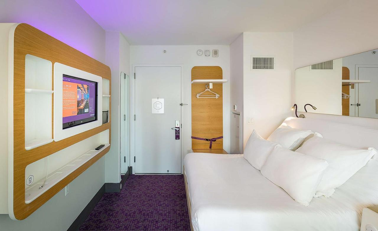 Quarto premium com acessibilidade e cama queen-size