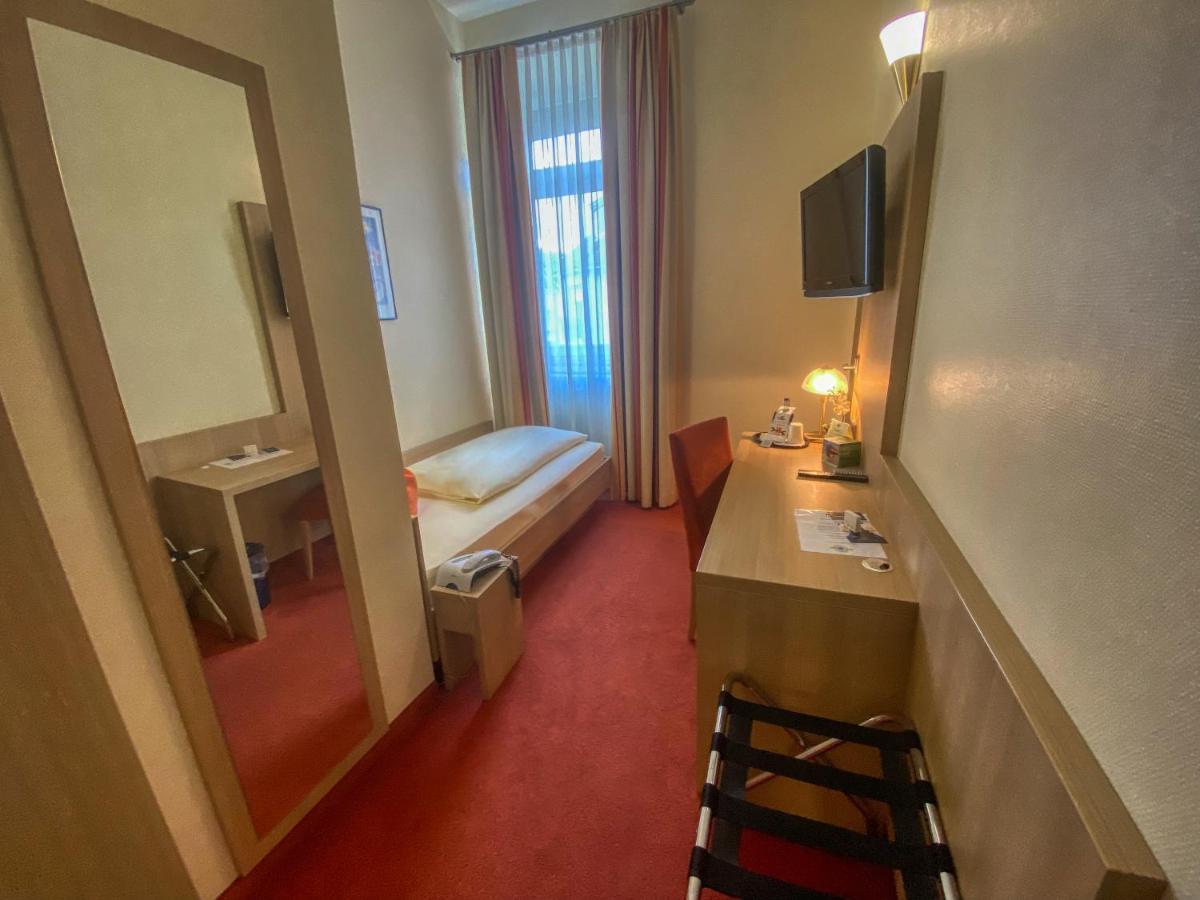 Economy Single Room,1195134268:JPEG