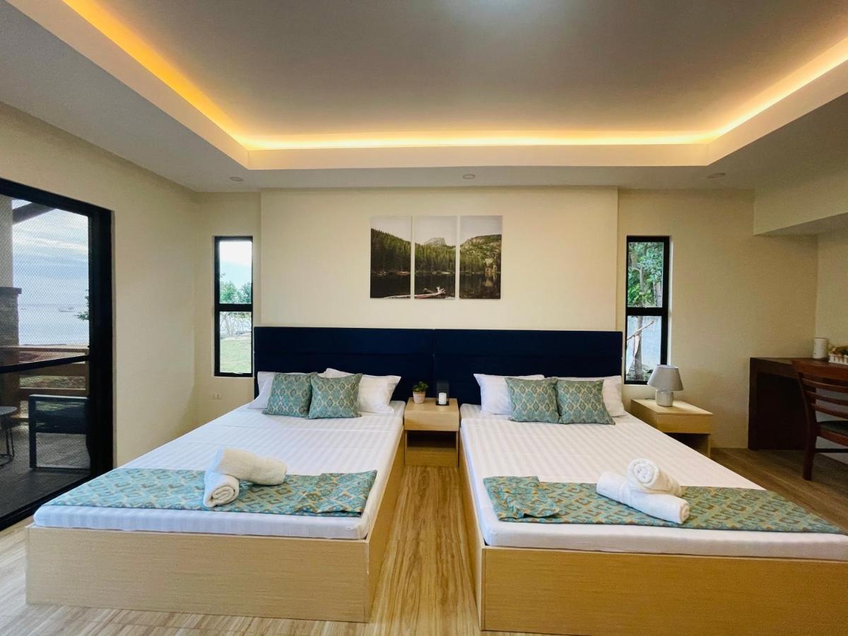 Family Room with Side Sea View