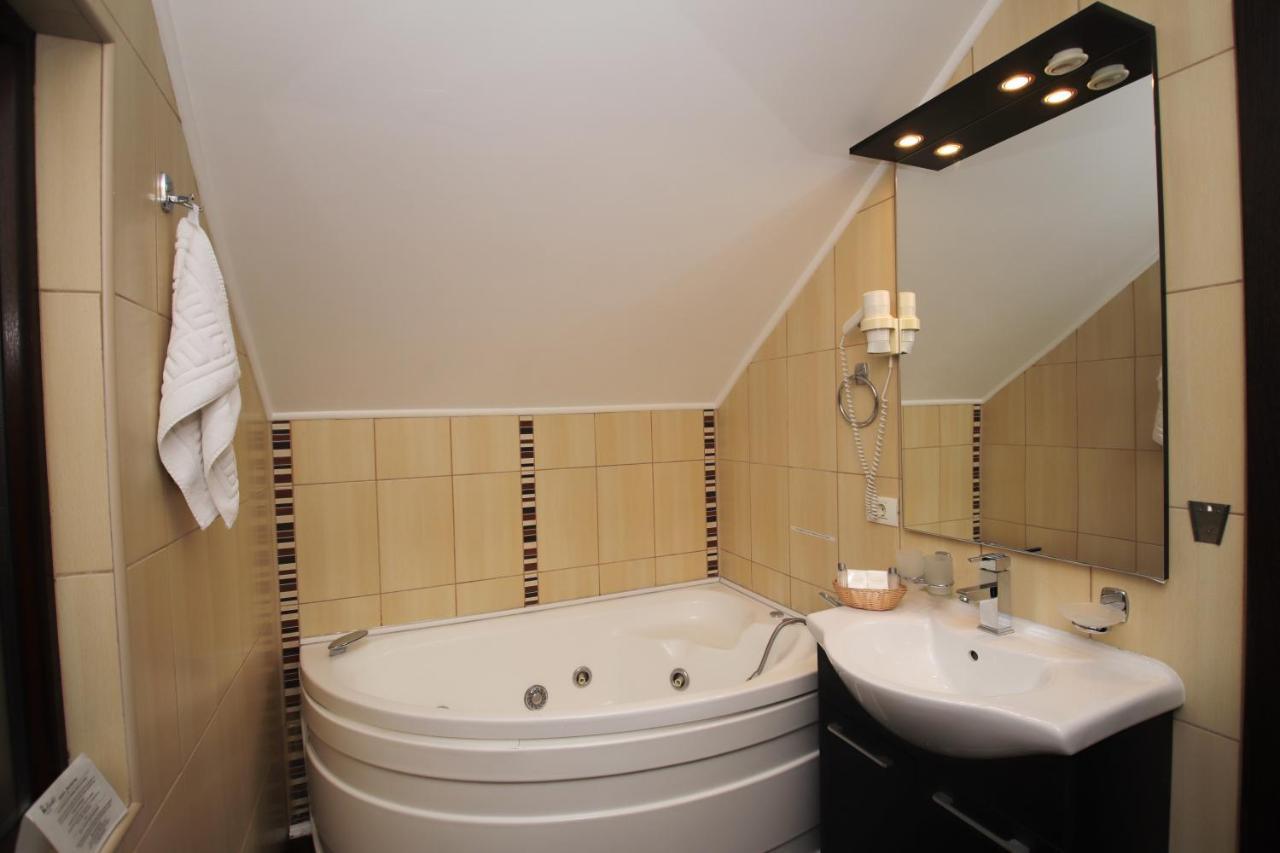 Villa 2 Double Room Floor 2