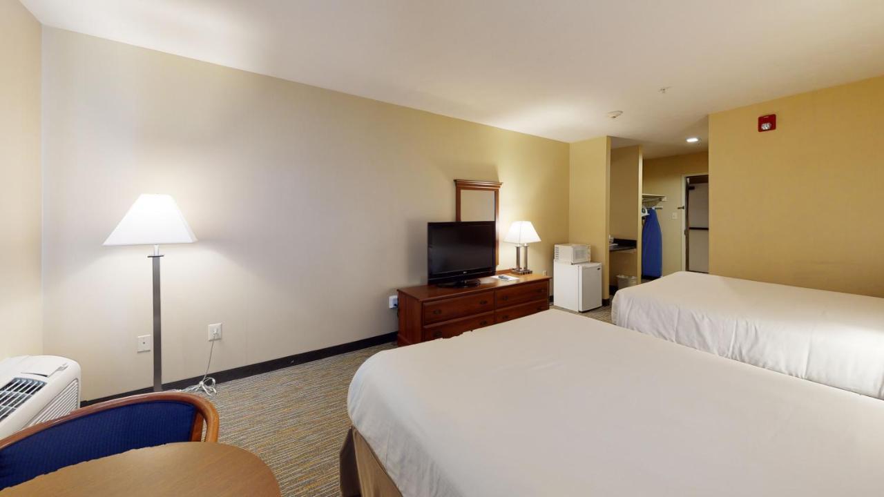 Double Room with Two Double Beds - Non-Smoking