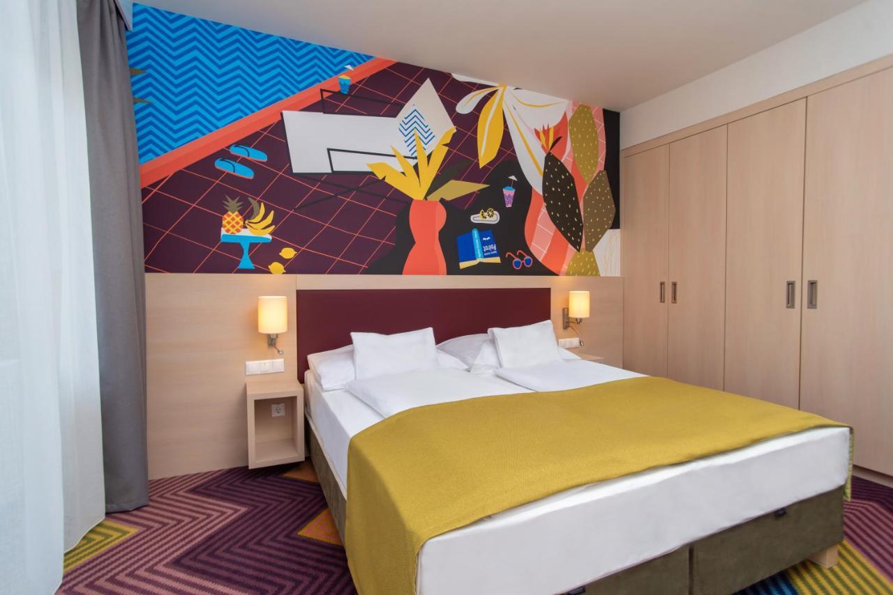Standard Double or Twin Room (2 Adults)