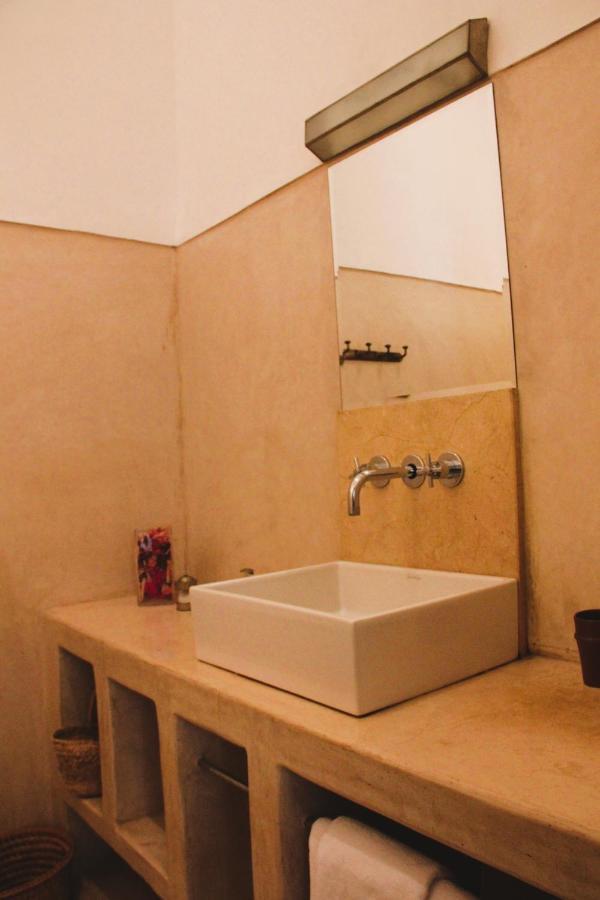 Standard Suite,1195866073:JPEG