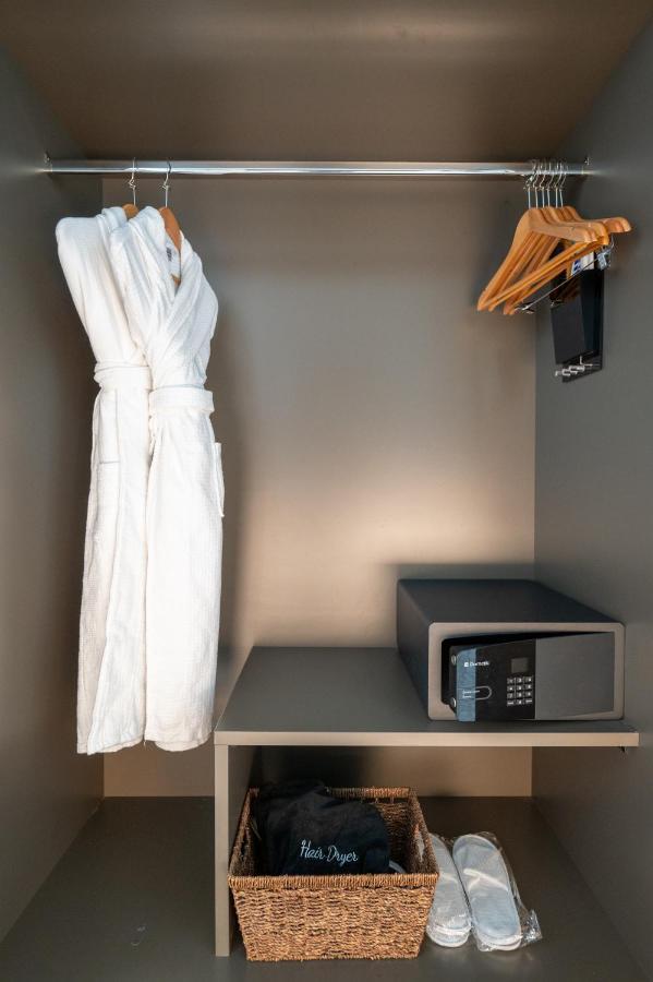 Signature Deluxe King Room