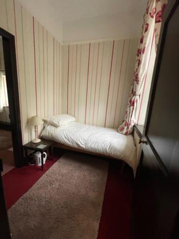 Deluxe Room (2 Adults + 1 Child)