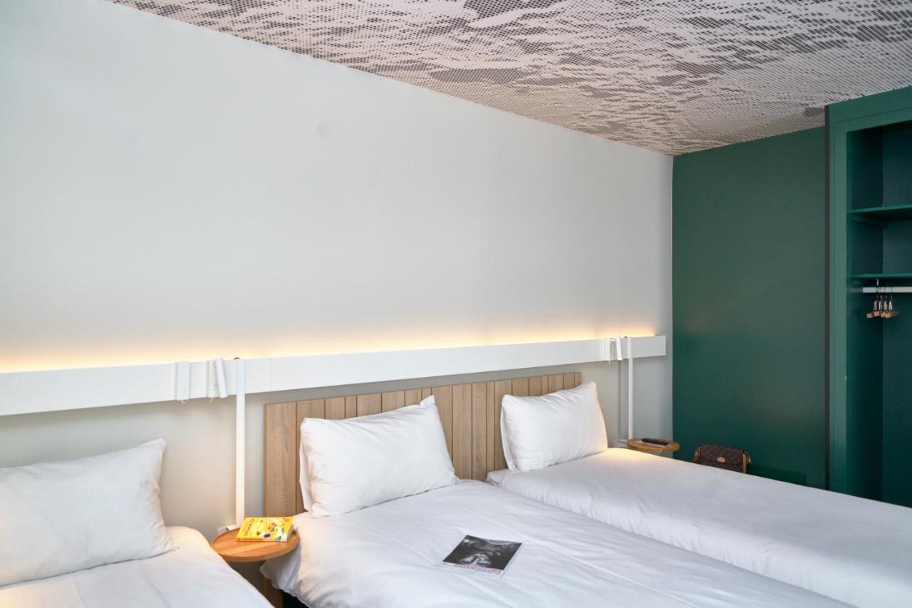 Room with 3 Single Beds