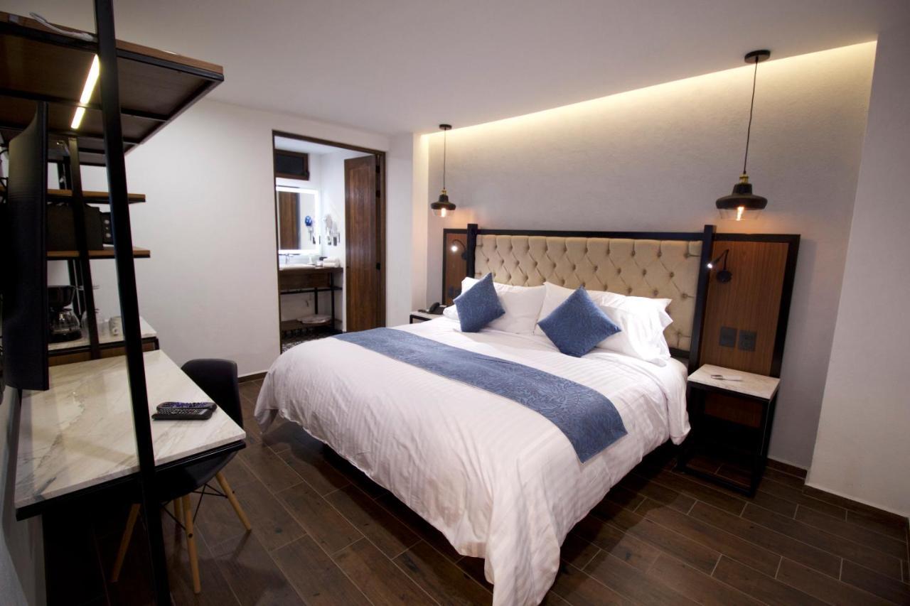 Standard Queen Room