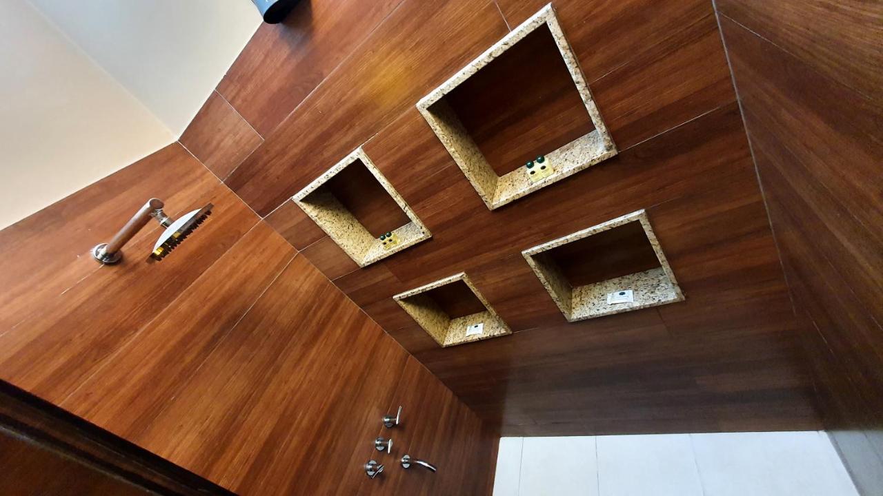 Deluxe Suite with Spa Bath