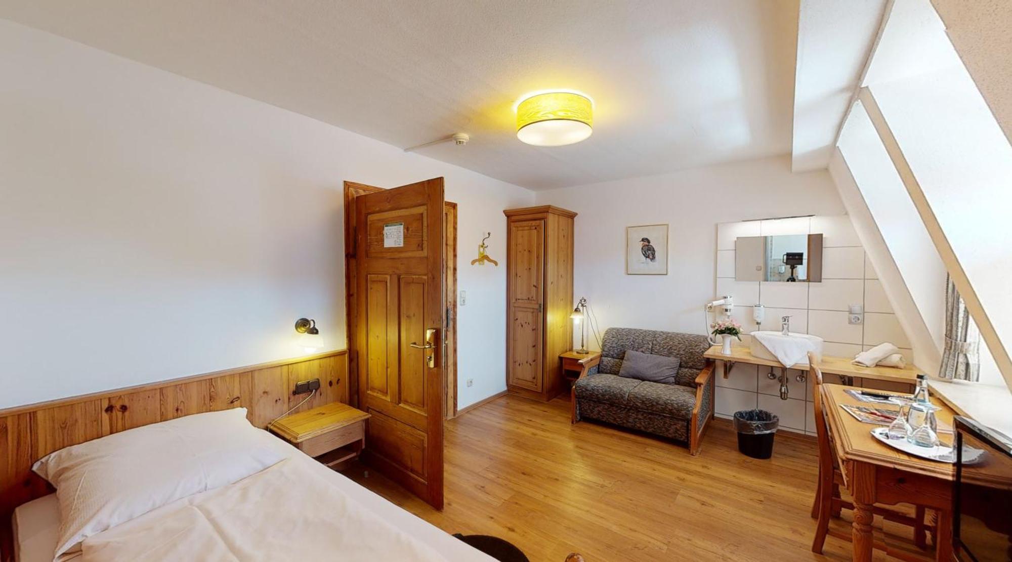Standard Single Room,1227774776:JPEG