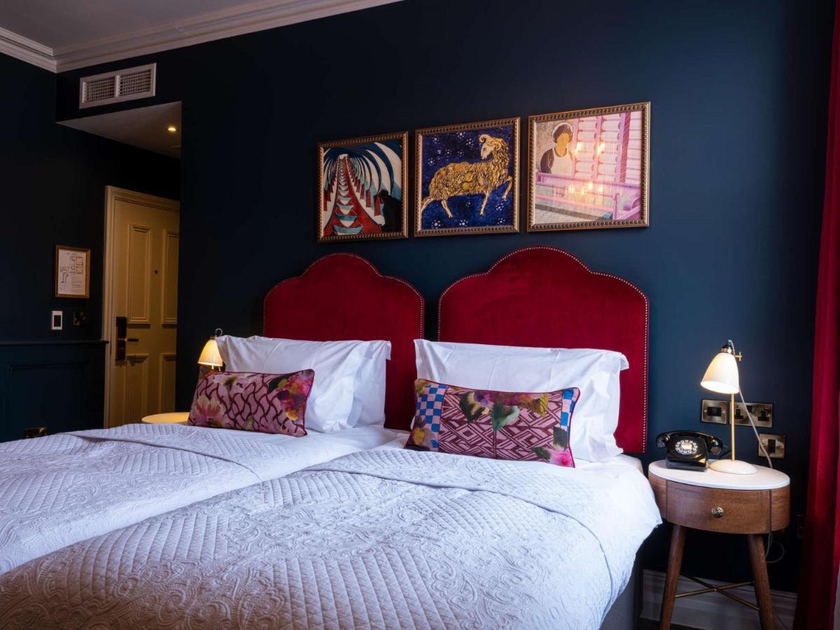 Quarto com 2 Camas de Solteiro