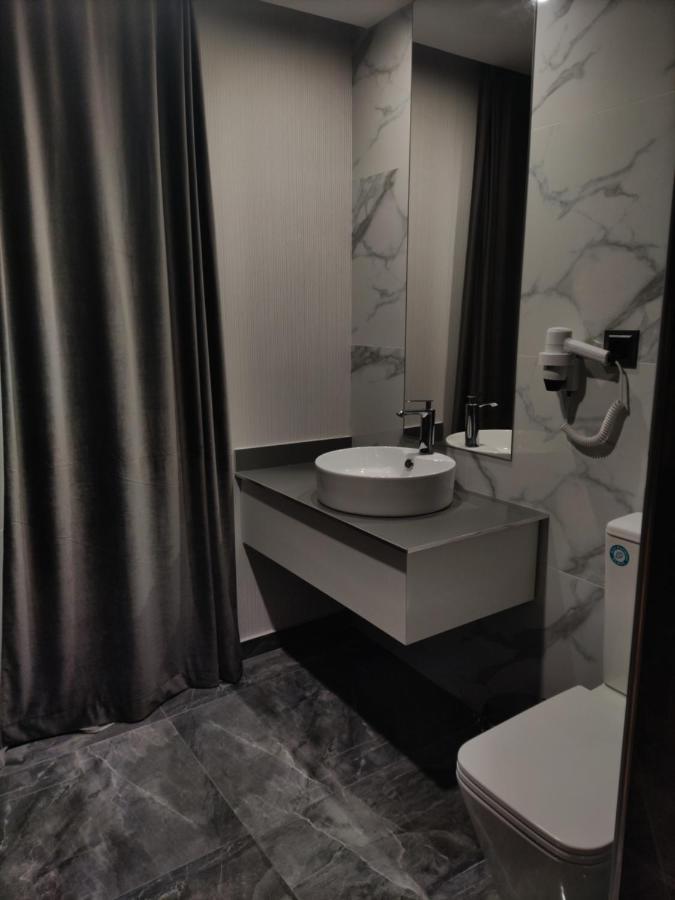 Deluxe Double or Twin Room Pool View