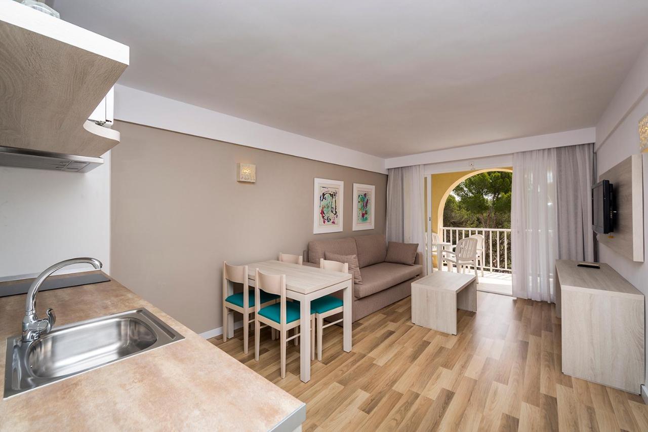 Superior One-Bedroom Apartment with Sea View