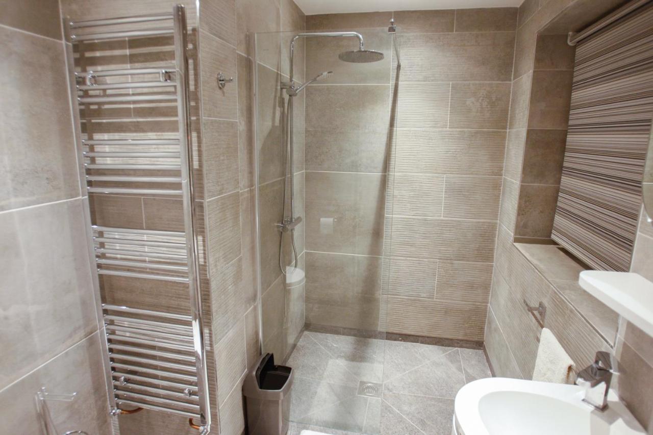 Double or Twin Room with Bathroom