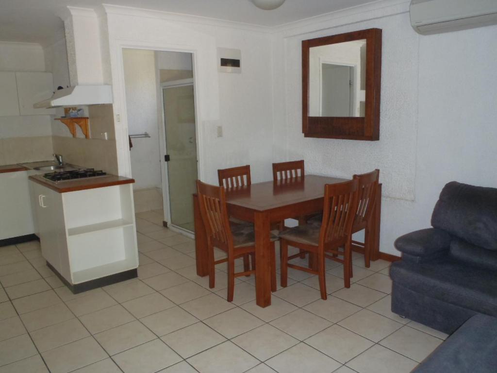 Two-Bedroom Apartment with Ocean View (4 Adults)