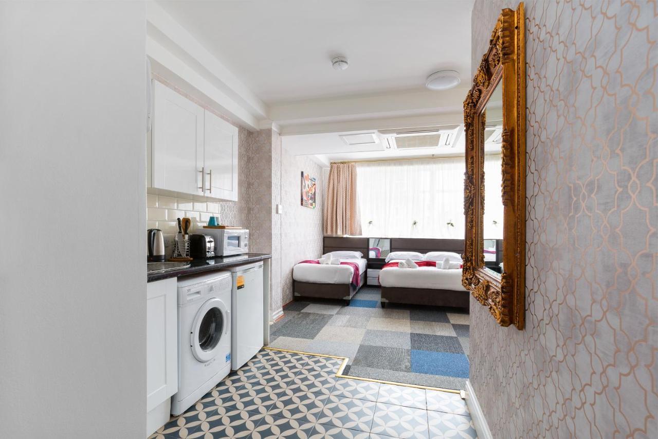 Quadruple Room Private Bathroom