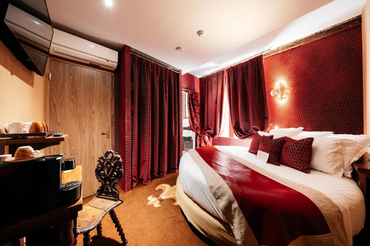 Double Room Round Bed